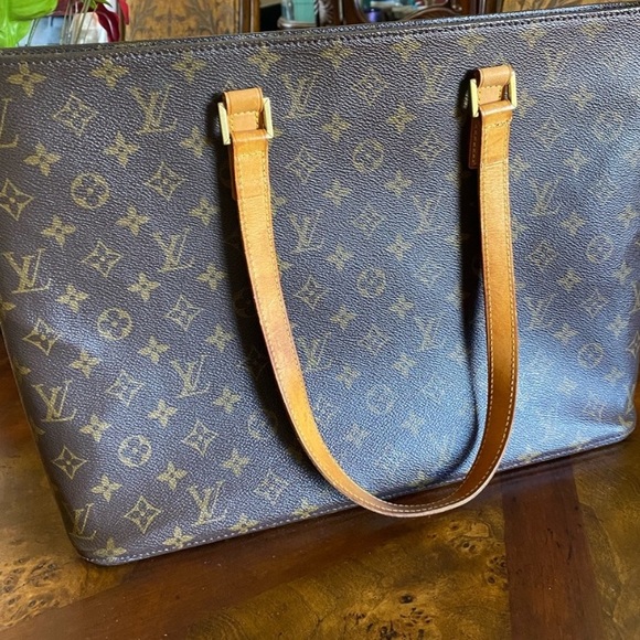 Authentic Luco Monogram tote bag - Picture 1 of 16